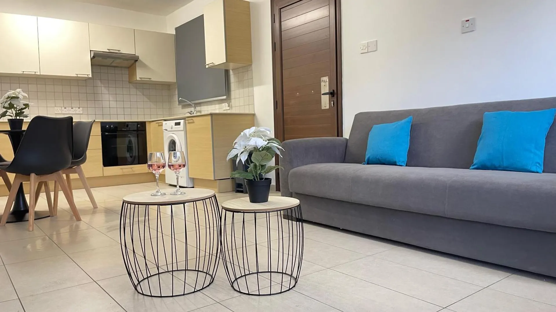 Aurora Holiday Apartment - أيا نابا