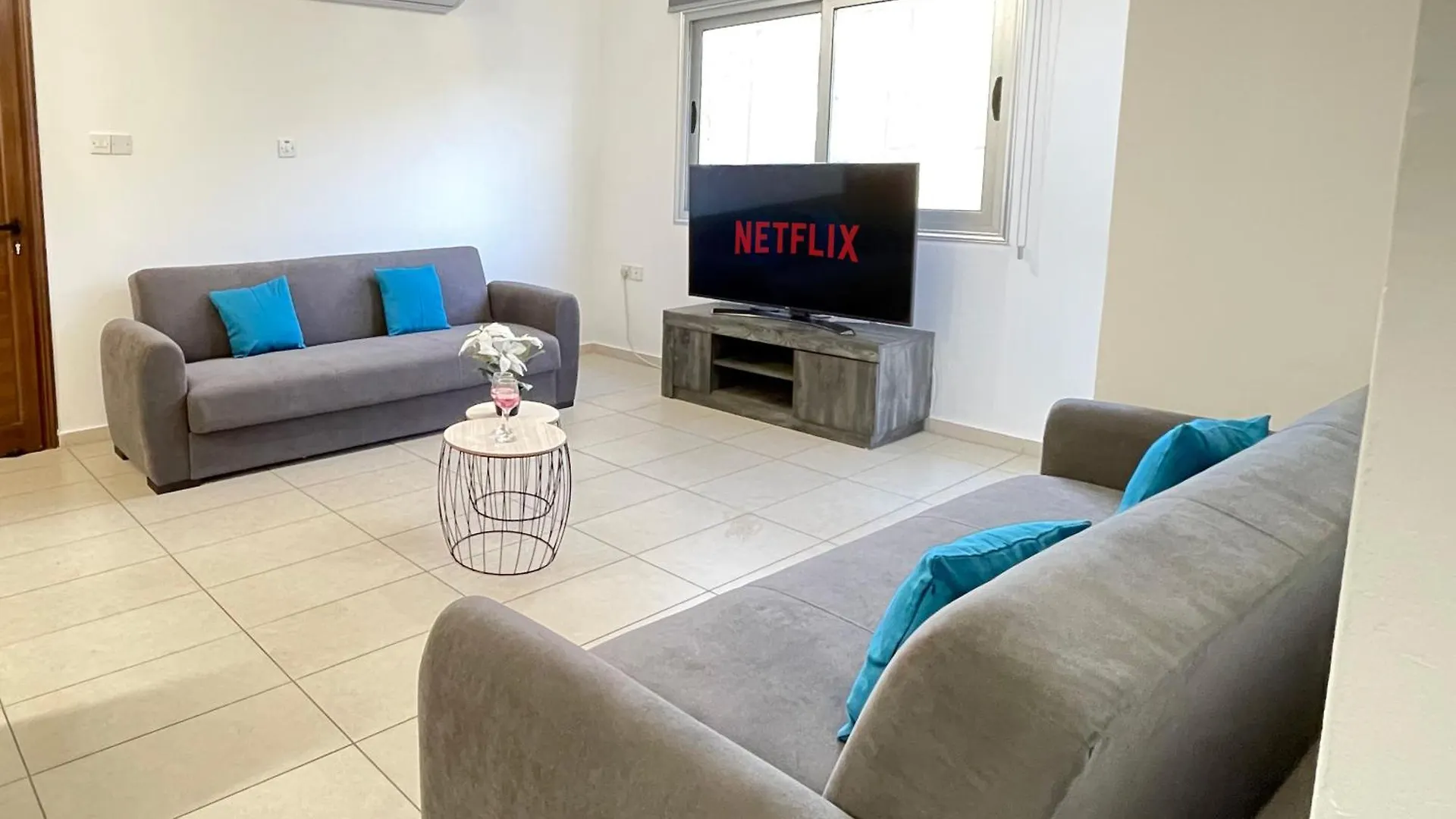 Aurora Holiday Apartment - Ayia Napa