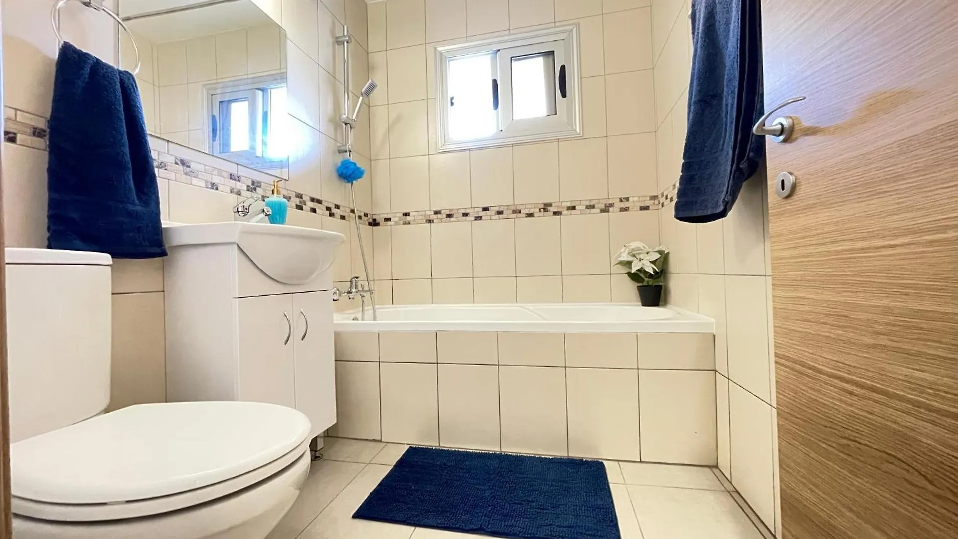 Aurora Holiday Apartment - Ayia Napa
